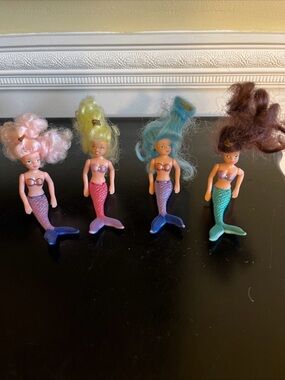 vintage 90s Multi Toys (4) Pretty Posable Mermaid dolls  4.5”- with long hair